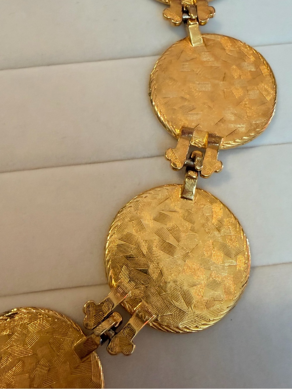 Vintage Anne Klein Gold Tone Lion Medallion Statement Necklace Toggle Clasp NWT - Picture 12 of 13